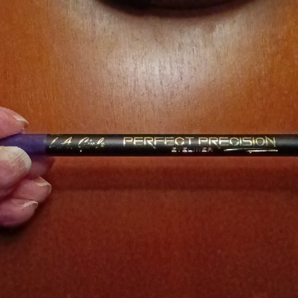 L.A. GIRLS EYELINER